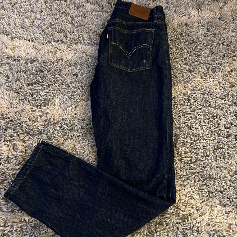 501 Levi’s dark wash jeans